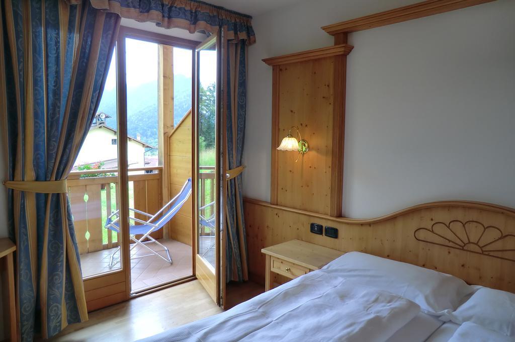 Garni Costa Verde Bocenago Kamer foto