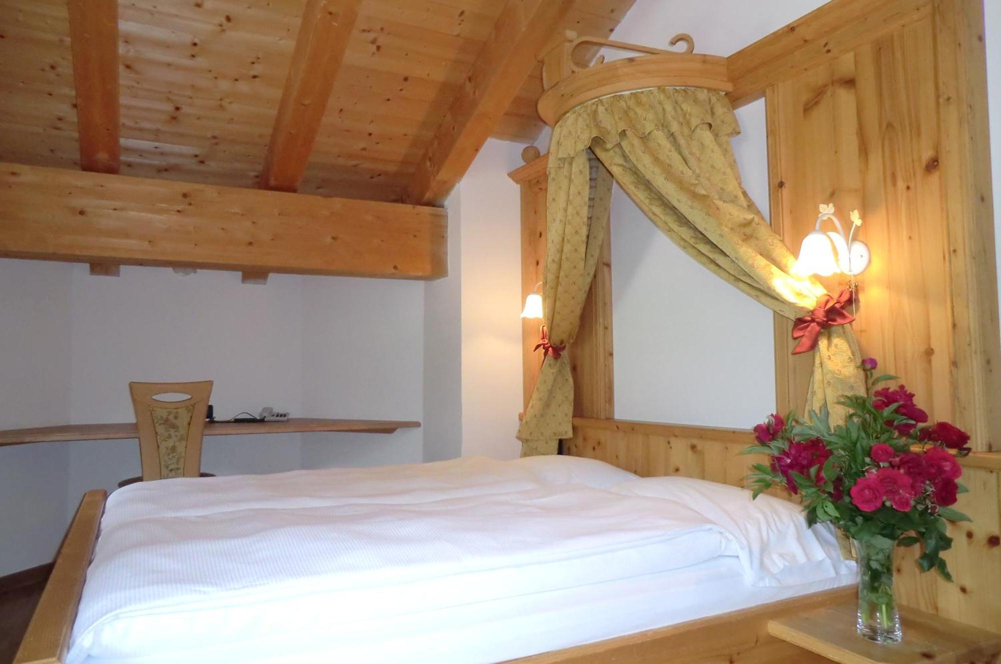Garni Costa Verde Bocenago Kamer foto